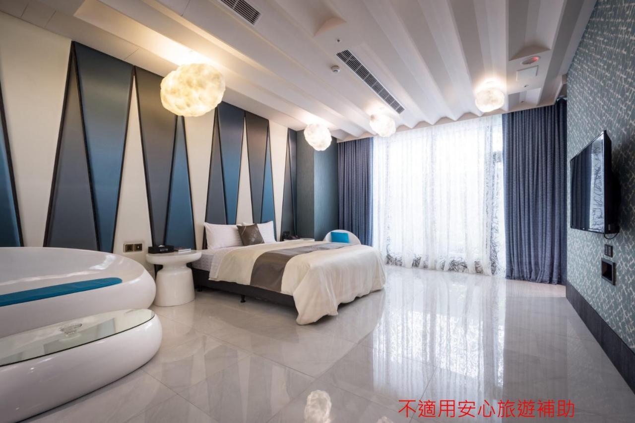 Icolour Villa Motel Taichung Bagian luar foto