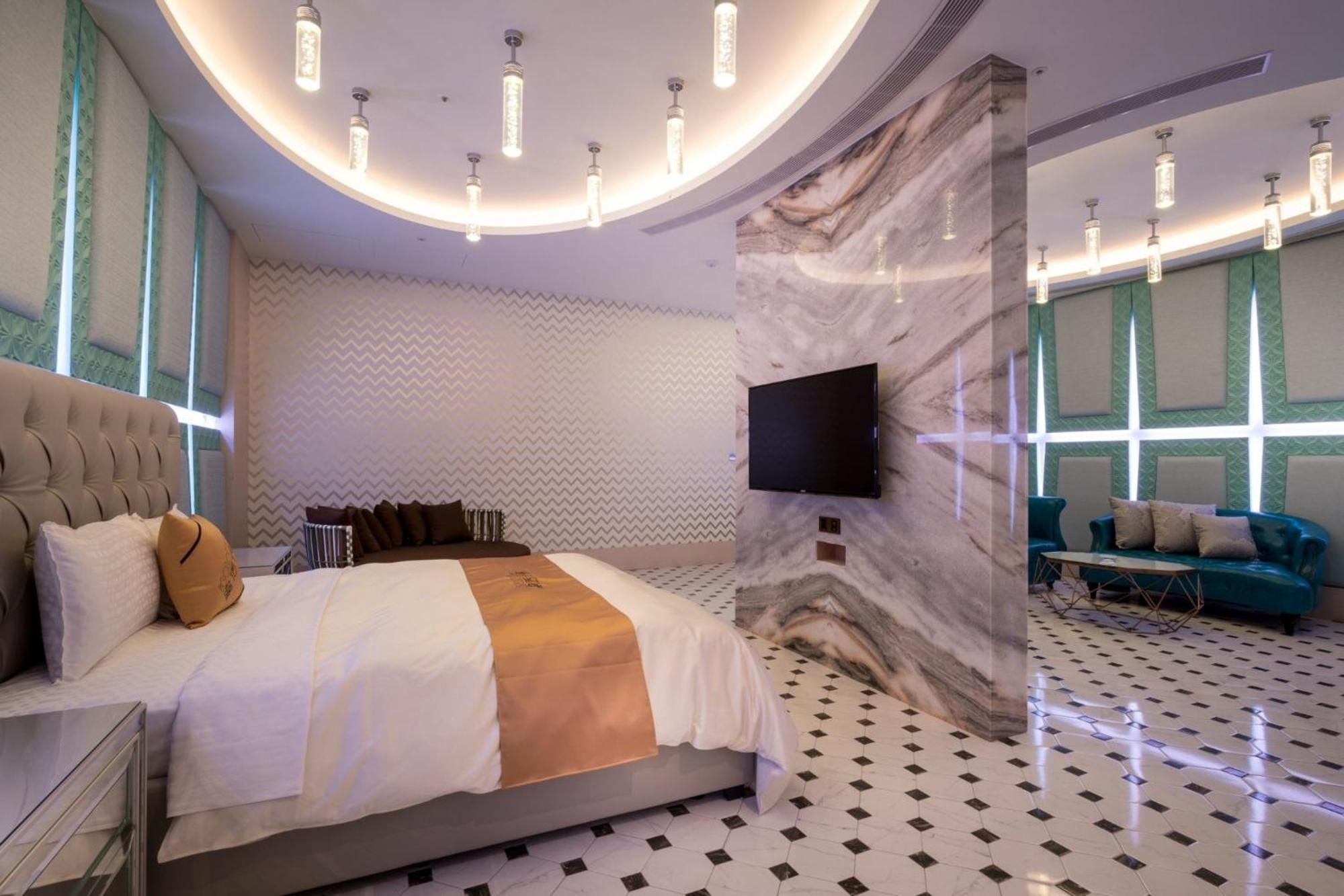 Icolour Villa Motel Taichung Bagian luar foto